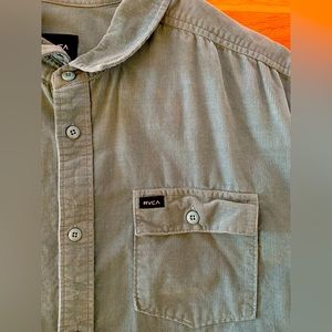 RVCA men’s large (regular fit) corduroy button down